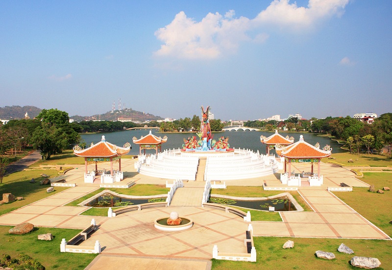 Sawan Park is large public park of Mueang Nakhon Sawan, It's was gigantic swamp called "Nong Sombun", Nakhon Sawan